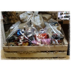 The Entertainer - Sweet & Savory Gift Basket 